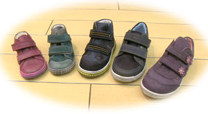 子供の足の発達に合った靴の選び方　４～１０歳